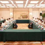谢卫江与中南大学党委书记安实一行座谈