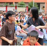 5所学校,同一份守护!保靖法院开展秋季“开学第一课”系列普法活动