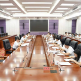岳阳市委召开座谈会征求市第九次党代会报告意见