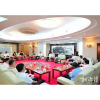 胡贺波会见中艺编织品进出口公司马子腾一行