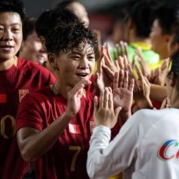 亚运会 | 王霜两球两助攻 中国女足小组赛首战大胜中国香港队