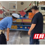 从一辆货车的一次停靠，看邵阳交警如何织密道路平安网