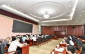 贺辉调研市经济发展综合推进小组工作