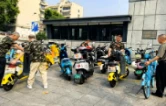 微光成炬守街巷 “迷彩”赓续雷锋志