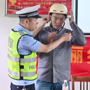 耒阳公安交管：筑牢道路交通安全防线 守护“一老一小”平安出行