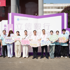 湖南科技学院:把“专业第一课”搬到迎新现场