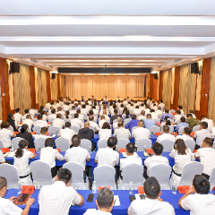 贺辉调研武陵源区经济社会发展情况