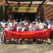 荷塘区月桂社区开展公益助学物资发放活动