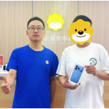 iPhone 18 系列今日正式发售 湖南苏宁线下诞生首位提货用户