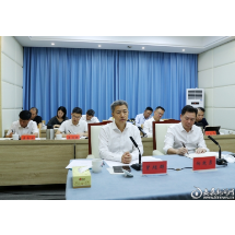 曾超群主持召开专题会议研究溶洞生态环境保护工作