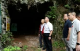 督察进行时丨娄星区督查溶洞污染排查整治工作