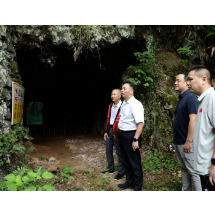 督察进行时丨娄星区督查溶洞污染排查整治工作