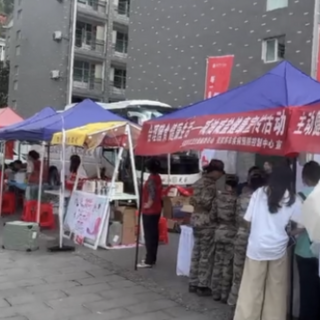 张家界开展“健康知识普及·我行动”主题活动，走进校园服务新生
