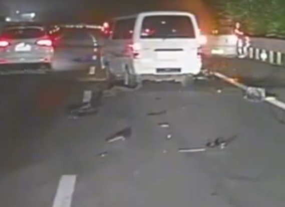 视频｜警示！摩托车无视禁令标志驶入高速，追尾货车致驾驶人身亡