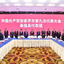贺辉率队看望出席市第九次党代会代表