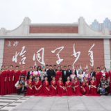 喜迎国庆 长怀两地文艺团体湘江畔快闪礼赞祖国
