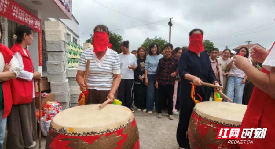 丰收开新局 实干促振兴——常德市自然资源事务中心将耕地保护宣传“种”进农民丰收节