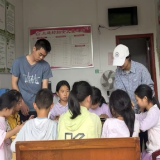 桂东县普乐镇：家门口看戏 托管暖人心