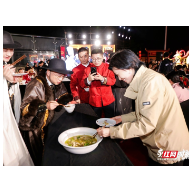 一钵湘佳石门土鸡香飘华山，湘菜名厨任伟政现场演绎地道湘味