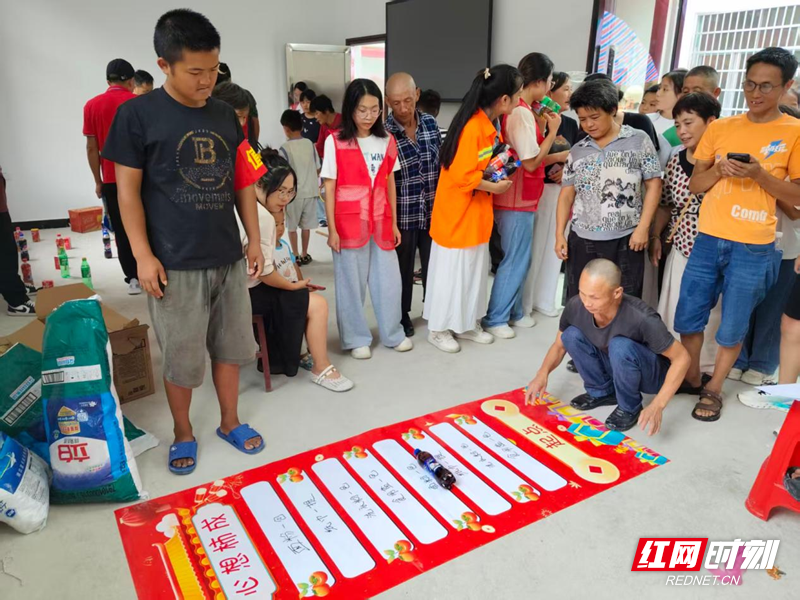 慈利县洞溪乡“五常”工作法打造乡村会客厅