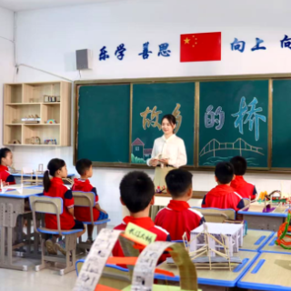向下扎根向上生长 雨湖区青年教师龙仪倩双岗位绽放师者风采