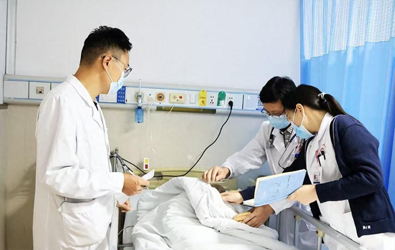 高龄患者遭遇多重危机 看湘潭市第一人民医院如何破局