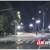 安仁县：“四新技术”亮化干线公路守护夜间出行安全