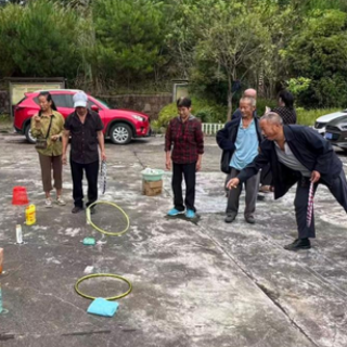 慈利县阳和土家族乡“暖心家园”与计生特扶家庭成员共度佳节