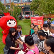 张家界市民族团结进步宣传周丨“八进” 巡回宣传走进月亮岛社区