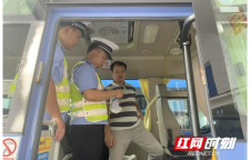 泸溪交警：节前排查保平安 筑牢双节交通安全防线