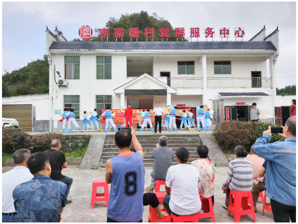 送戏下乡庆中秋 文艺盛宴暖民心