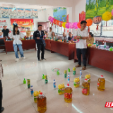 安仁县洋际乡党群服务中心节前“热”起来