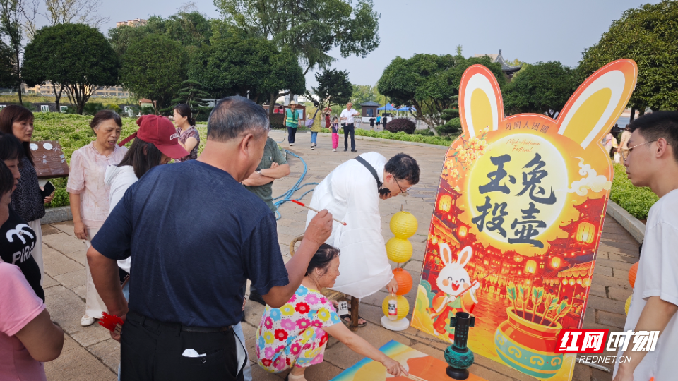 石鼓广场中秋玩出新花样！