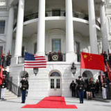 习近平出席美国总统特朗普举行的欢迎仪式