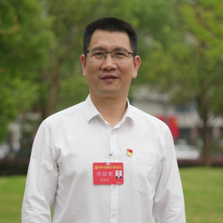 谭成华:为城市焕新为群众安家