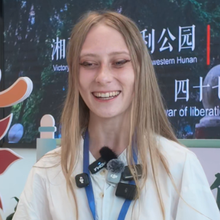 Hello 沅陵②丨俄罗斯籍主播对二酉山印象深刻 更希望了解这里的文化和历史