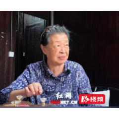 视频丨贺晓明现身沅陵观看龙舟世界杯：100年前贺龙在此下令挥桡，100年后16国健儿在此竞渡