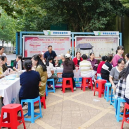 月满中秋情暖社区 湖南社健联医疗管理有限公司邀请社区居民开展手工制作月饼活动