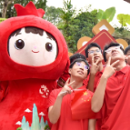 海报丨跟着“小籽”打卡张家界,“八进”路上石榴花开!