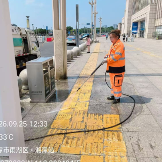 月圆中秋 “城”心守护 湘潭城管全力保障城市干净有序安全