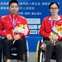 轮椅并排，金牌也并排！湖南这对夫妻档双双夺金