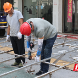 君山区:多部门联合拆除隐患广告牌 畅通生命通道