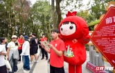 "快闪 + 倡议 + 知识竞赛 + 宣讲"，全方位、多角度推动党的民族政策深入人心——张家界市民族团结进步宣传周综述