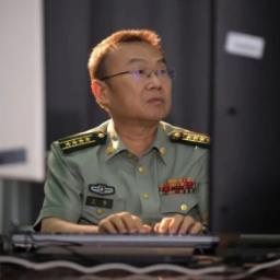 他把一生站成高地——“时代楷模”王戟同志先进事迹报告会侧记