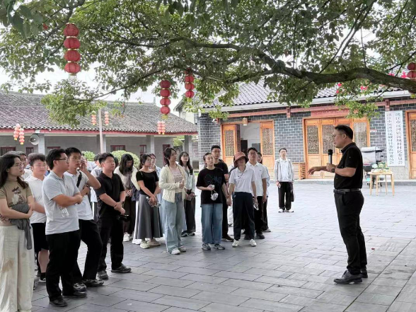 追寻红色足迹 砥砺选调初心 —— 怀化市委党校（市行政学院）选调生班现场教学侧记
