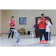 高校科普资源下沉中小学 湖南铁道职院这场活动“科技感”拉满