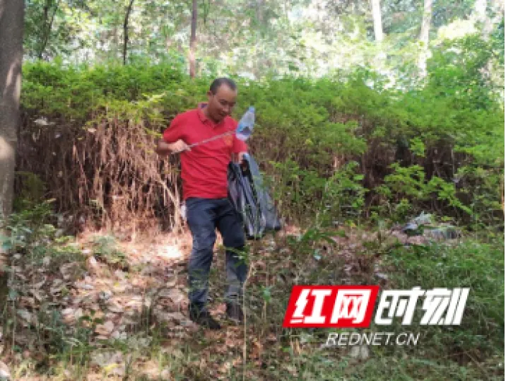 宜章县：摩的小哥心系公益 志愿红点亮平凡人生