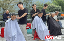 小阵地藏着大幸福 吉首市夯坨村党群服务中心变身老人“暖心家园”