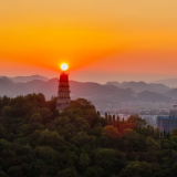 湖南新田：霞光古塔映新城（组图）