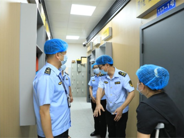 江永：开展国庆节前食品安全检查 全力守护群众“舌尖上的安全”
